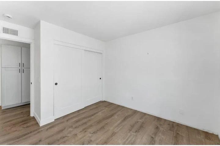 $2480 : 3 Bedroom Home in Inglewood image 8