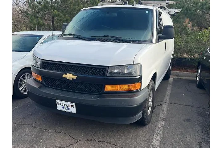 $24950 : Chevrolet Express 2022 2500 image 3