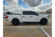 $24713 : Nissan Titan 2018 4x4 S 4dr thumbnail
