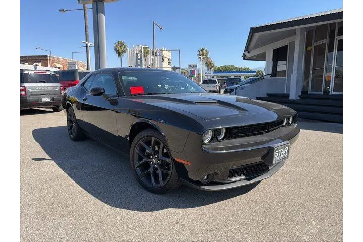 $28995 : Dodge Challenger 2023 SXT 2d image 1