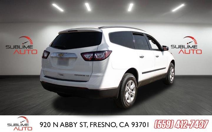 $9995 : 2015 Traverse image 6