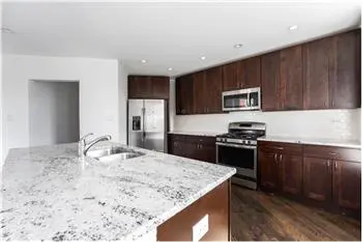 $4200 : Rental property with 4 bedro image 4