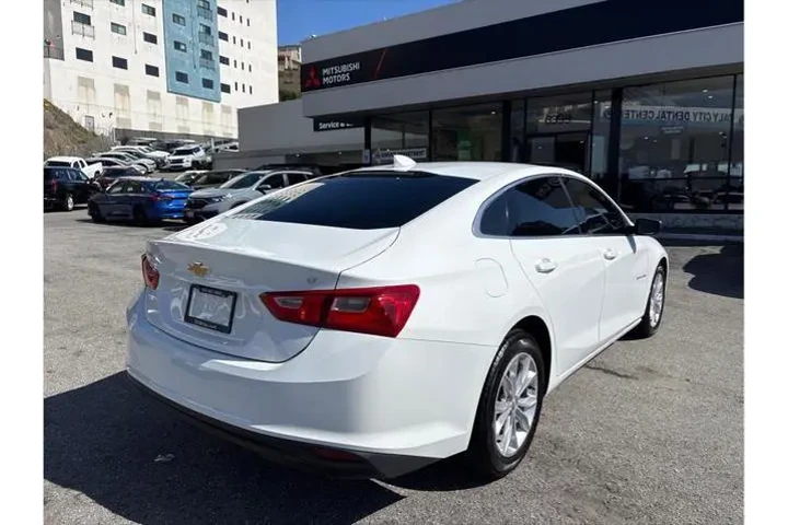 $16788 : Chevrolet Malibu 2023 LT 4dr image 6