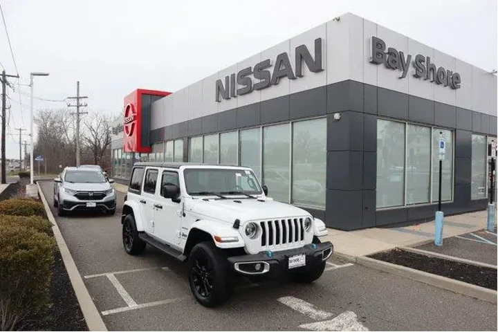 $26996 : Jeep Wrangler 2023 4x4 Sahar image 2