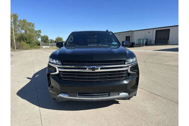 $30900 : 2023 Suburban LT image 9