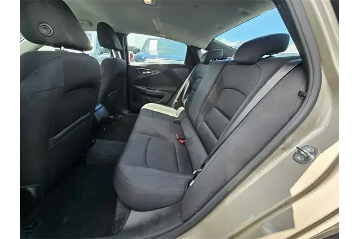 $19590 : Chevrolet Malibu 2022 RS 4dr image 5