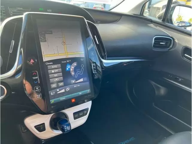 2017 Toyota Prius Prime image 3