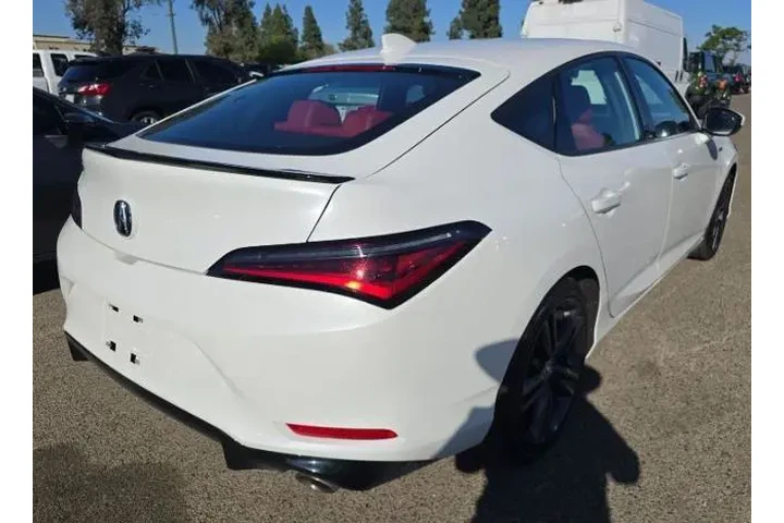 $33800 : Acura Integra 2025 4dr Liftb image 2