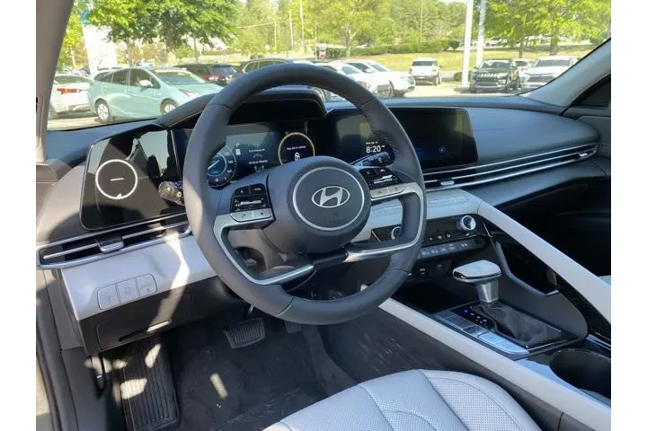 $27454 : Hyundai ELANTRA Hybrid 2025 image 9