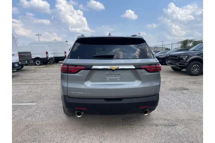 $28759 : Chevrolet Traverse 2023 4x4 image 3