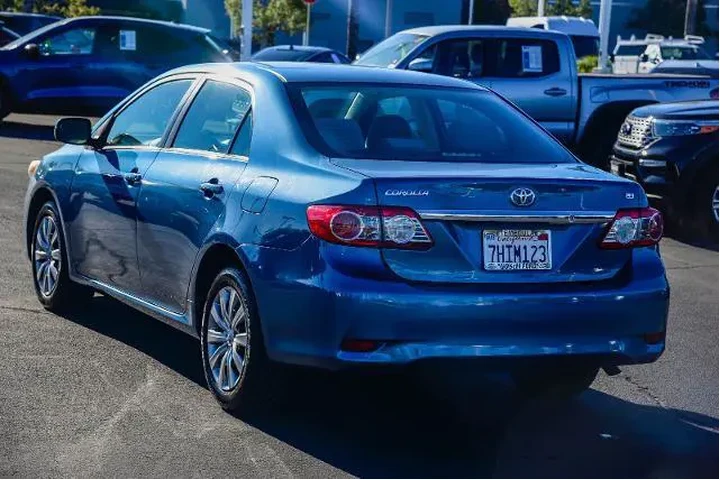 $10995 : Toyota Corolla 2013 LE 4dr S image 6