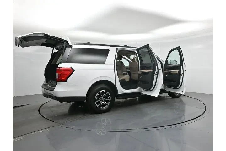 $39746 : Ford Expedition MAX 2024 4x4 image 6