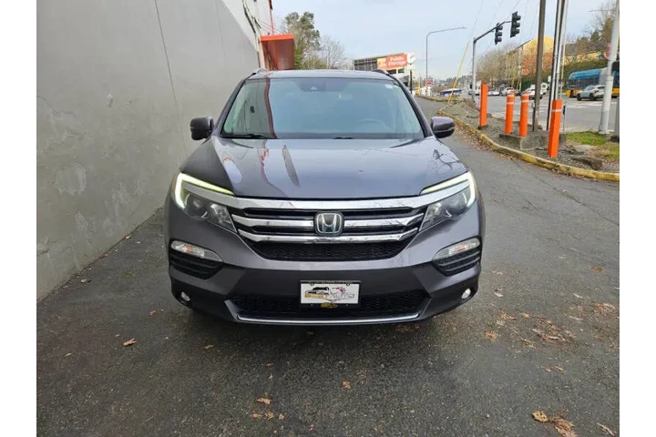 $12999 : 2016 Pilot Touring image 9