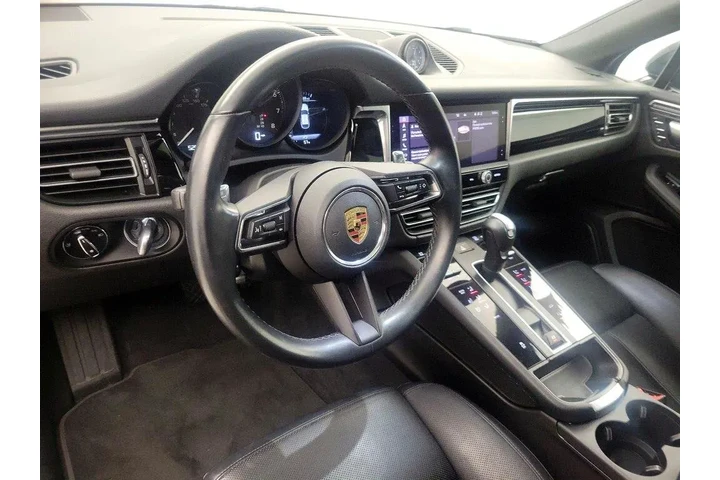 $38998 : Porsche Macan 2023 AWD T 4dr image 9