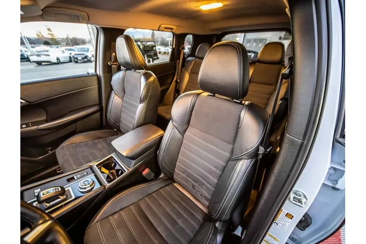 $25988 : Mitsubishi Outlander PHEV 20 image 8