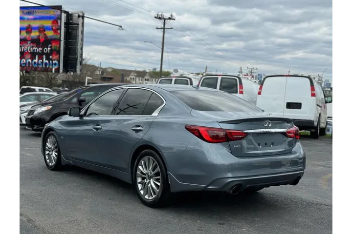 2019 Q50 3.0T Luxe image 9