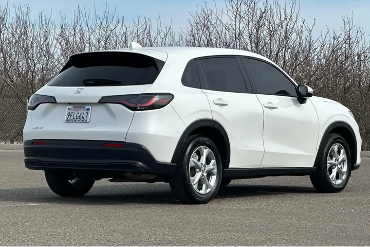 $22982 : Honda HR-V 2023 LX 4dr Cross image 3