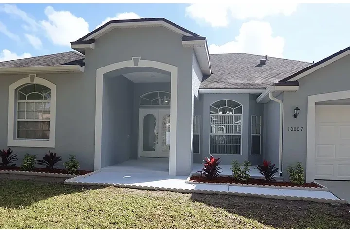 $2100 : HOUSE AVAILABLE IN ORLANDO FL image 7