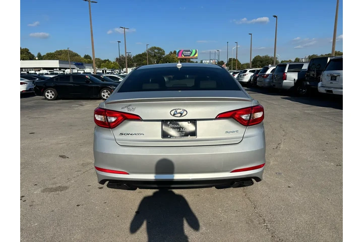 2017 Sonata Sport 2.4L image 3