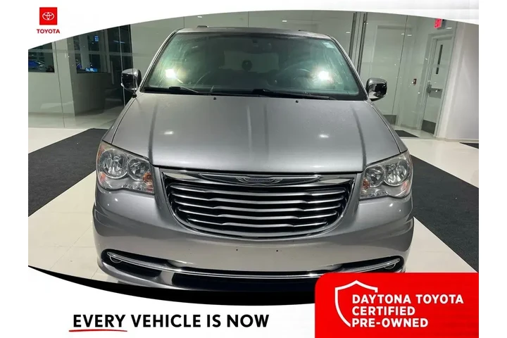 $12500 : Chrysler Town and Country 20 image 2