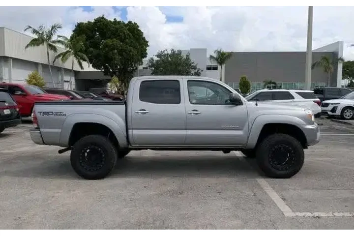 $3500 : Clean tacoma and Runs well image 7