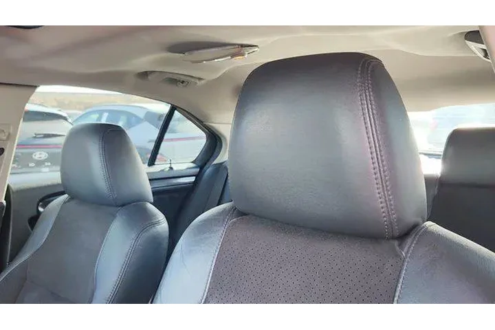 $8970 : Ford Taurus 2011 AWD SHO 4dr image 9