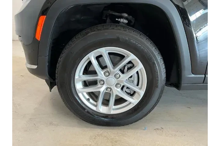 $33981 : Jeep Grand Cherokee L 2024 4 image 9