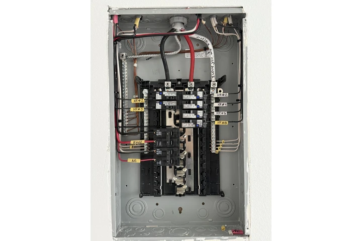 R&B electricity image 7