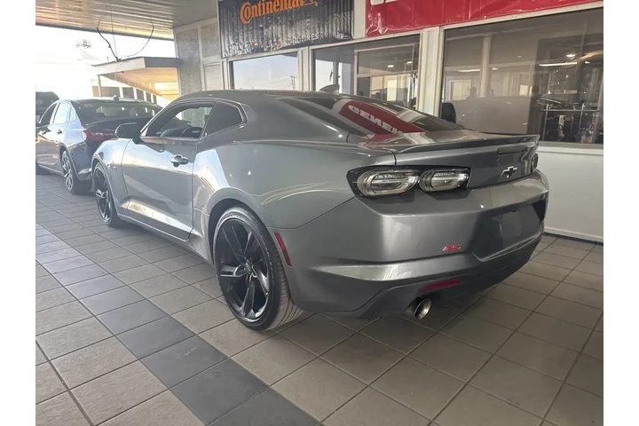$23185 : Chevrolet Camaro 2020 LT 2dr image 7