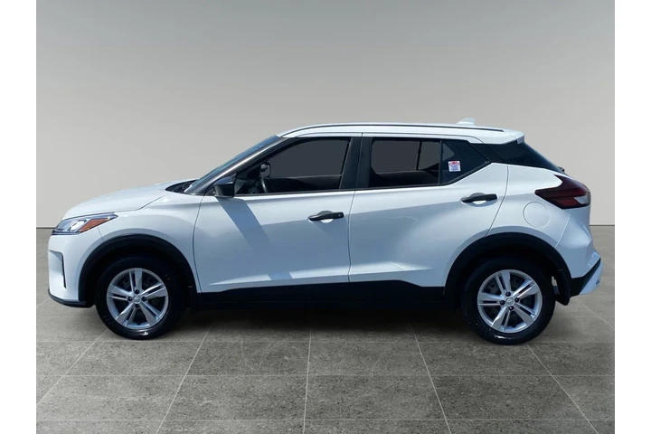 $23891 : Nissan Kicks 2023 S 4dr Cros image 2