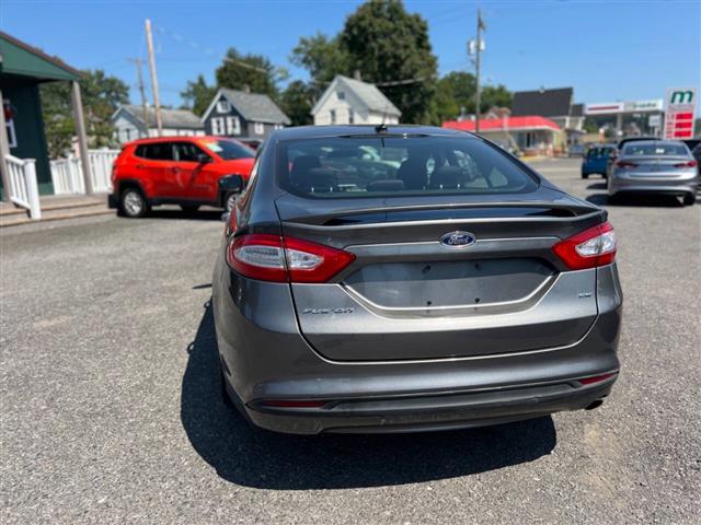 $7990 : 2014 Fusion image 6