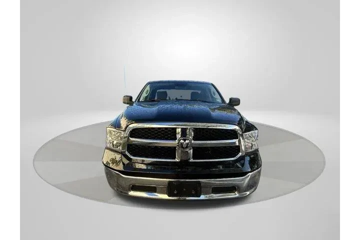 $25024 : Ram 1500 Classic 2024 4x2 SL image 2