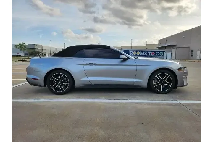 $15926 : Ford Mustang 2020 EcoBoost 2 image 4