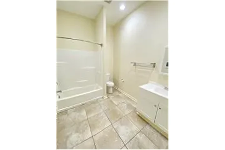 $1450 : Rental property with 2 bedro image 10