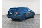 $35304 : Ford Explorer 2022 AWD ST 4d thumbnail