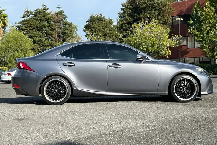 Lexus IS 350 2014 4dr Sedan image 2