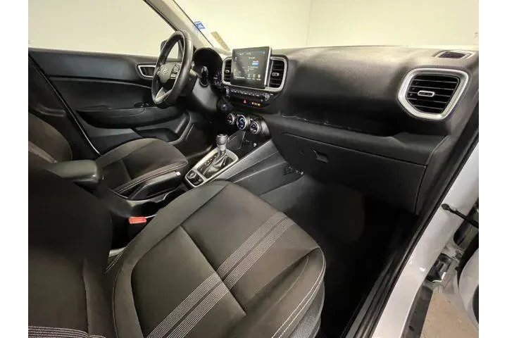 $14937 : Hyundai VENUE 2020 image 9