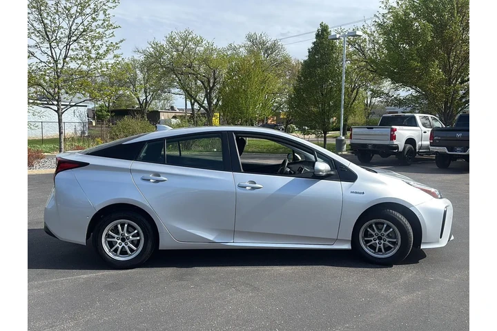 $16283 : 2022 Prius LE image 9