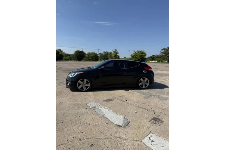 $7900 : 2013 Veloster RE MIX image 5