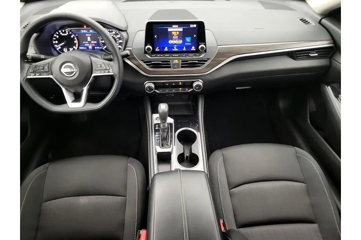 $17998 : Nissan Altima 2023 2.5 SV 4d image 9