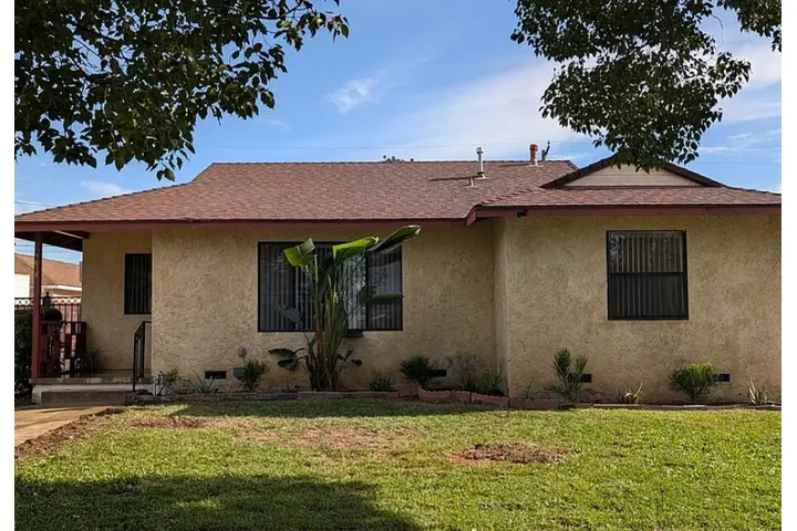 $2350 : HOUSE RENT IN West Covina image 1