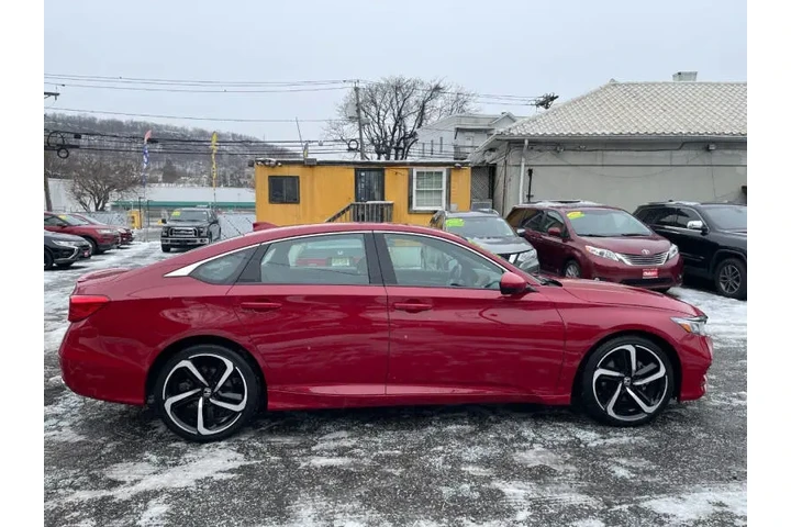 $2500 : Get this 2019 Honda Accord Spo image 4