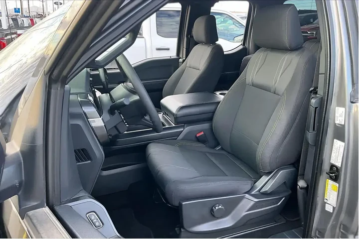 $37825 : Ford F-150 2024 4x2 STX 4dr image 7