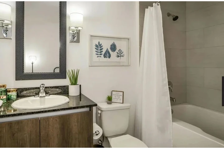 $1000 : DORAl, CUARTO BAÑO PRIVADO image 4