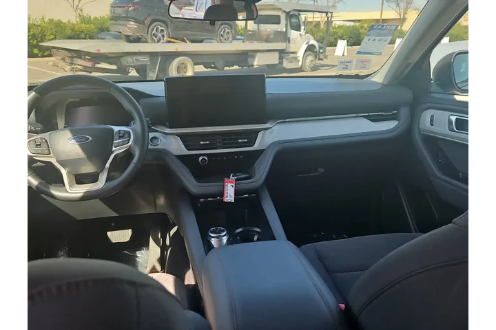 $37000 : Ford Explorer 2025 AWD Activ image 9
