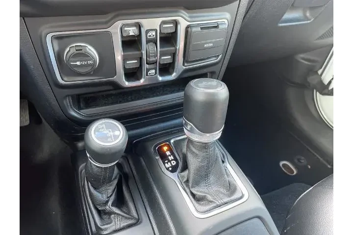 $28990 : Jeep Wrangler Unlimited 2021 image 10