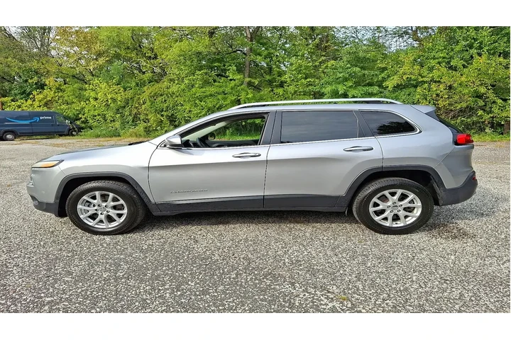 $11999 : Jeep Cherokee 2017 4x4 Latit image 2