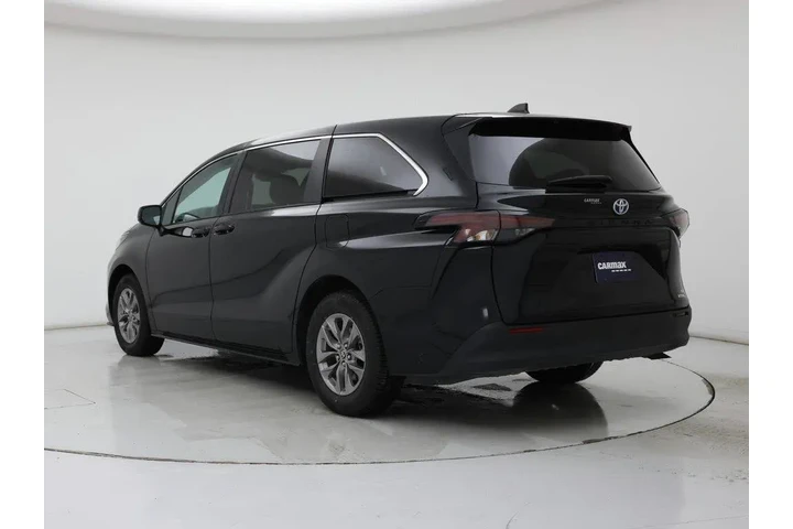 $34998 : Toyota Sienna 2024 LE 8-Pass image 2