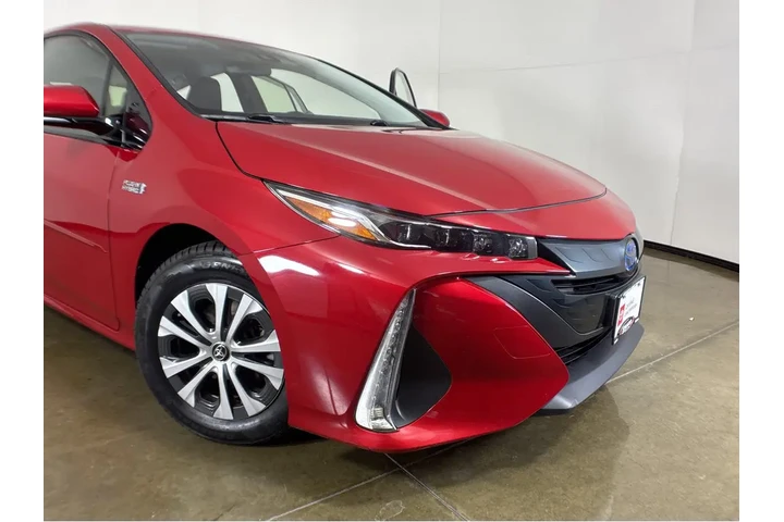 $25590 : Gold Certified2020 Prius Prim image 6