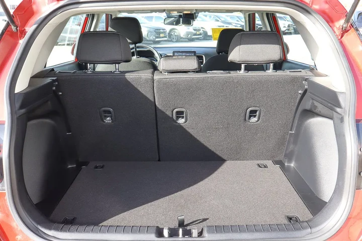 $18688 : 2025 Venue SEL IVT image 10